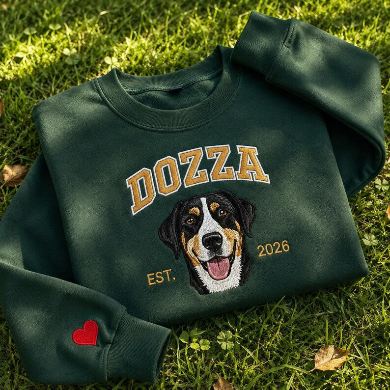 Forest green Dozza dog portrait sweatshirt with heart sleeve detail
