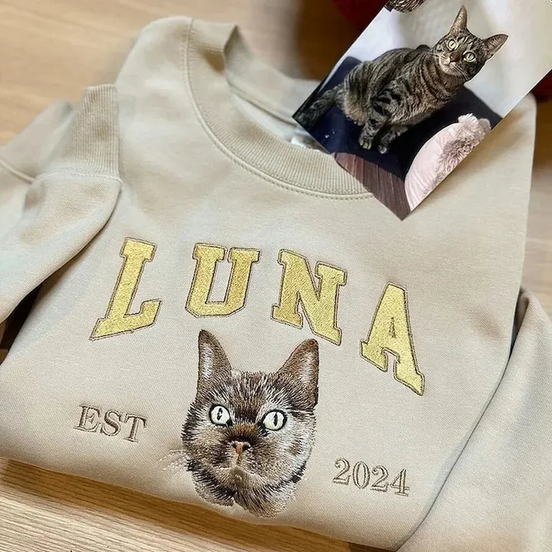 Cream Luna tabby portrait sweatshirt with gold varsity name