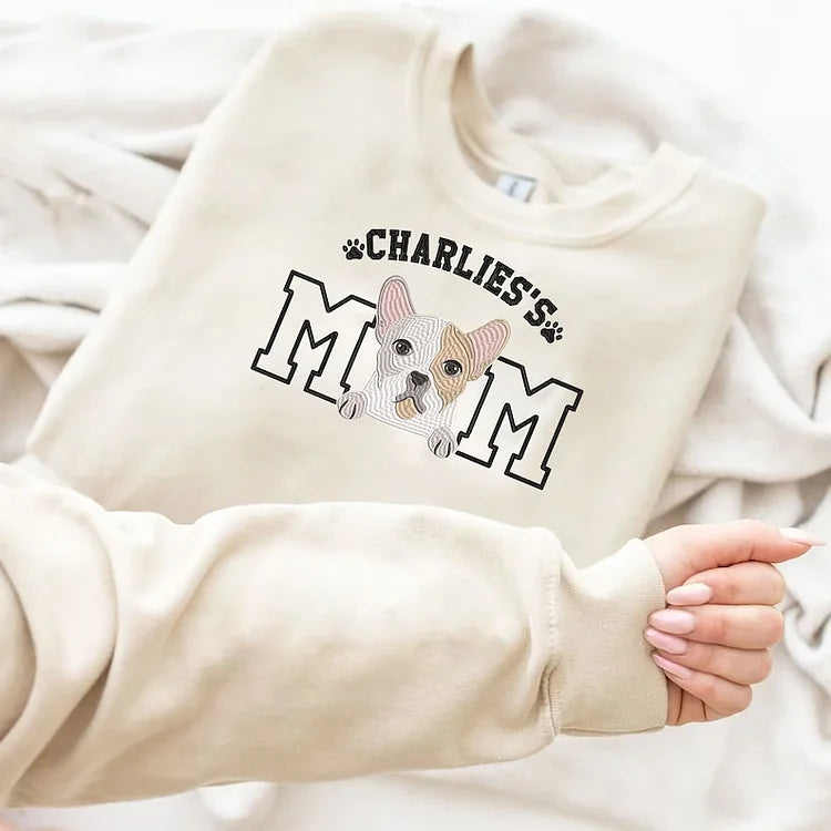 Cream sweatshirt with embroidered Chihuahua MOM design